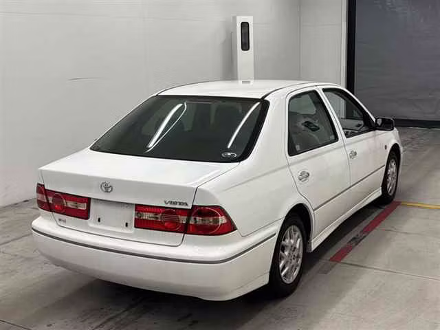 TOYOTA VISTA