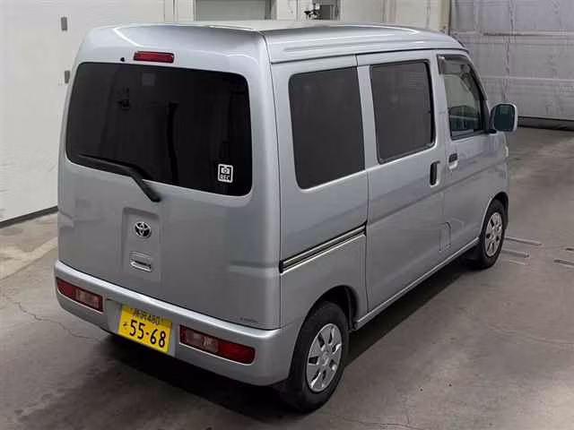 TOYOTA PIXIS VAN