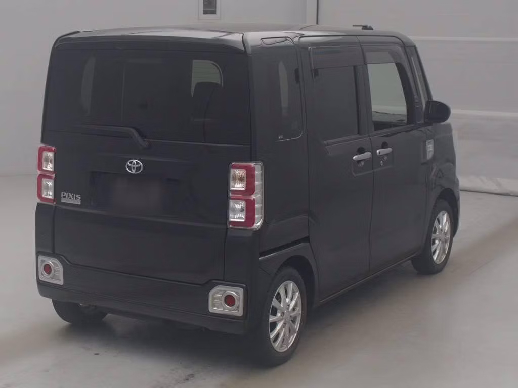 TOYOTA PIXIS MEGA