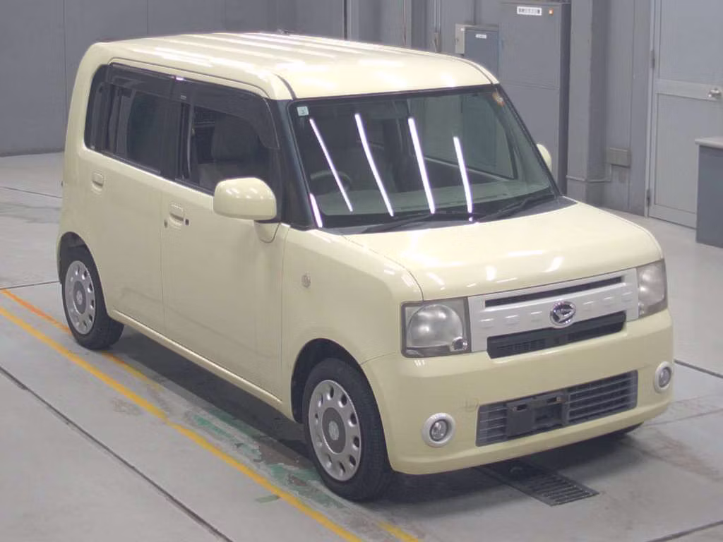 DAIHATSU MOVE CONTE