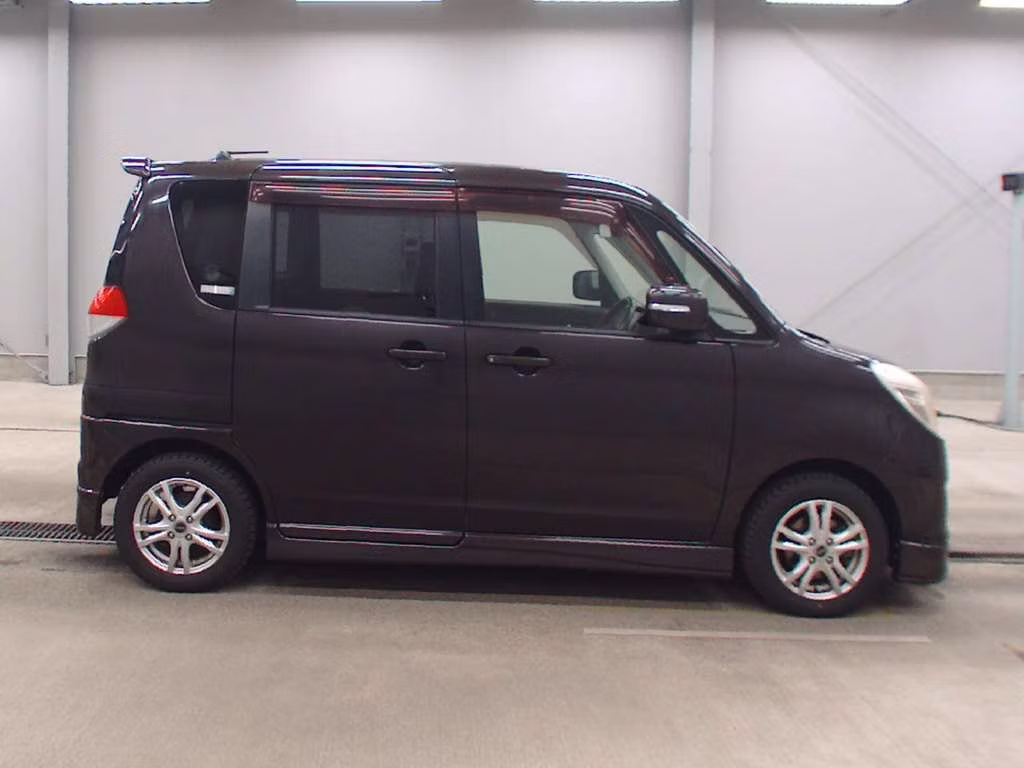 MITSUBISHI DELICA D:2