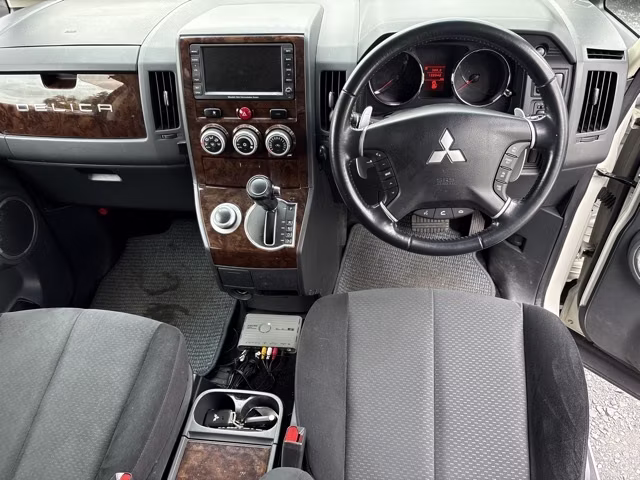 MITSUBISHI DELICA D:5