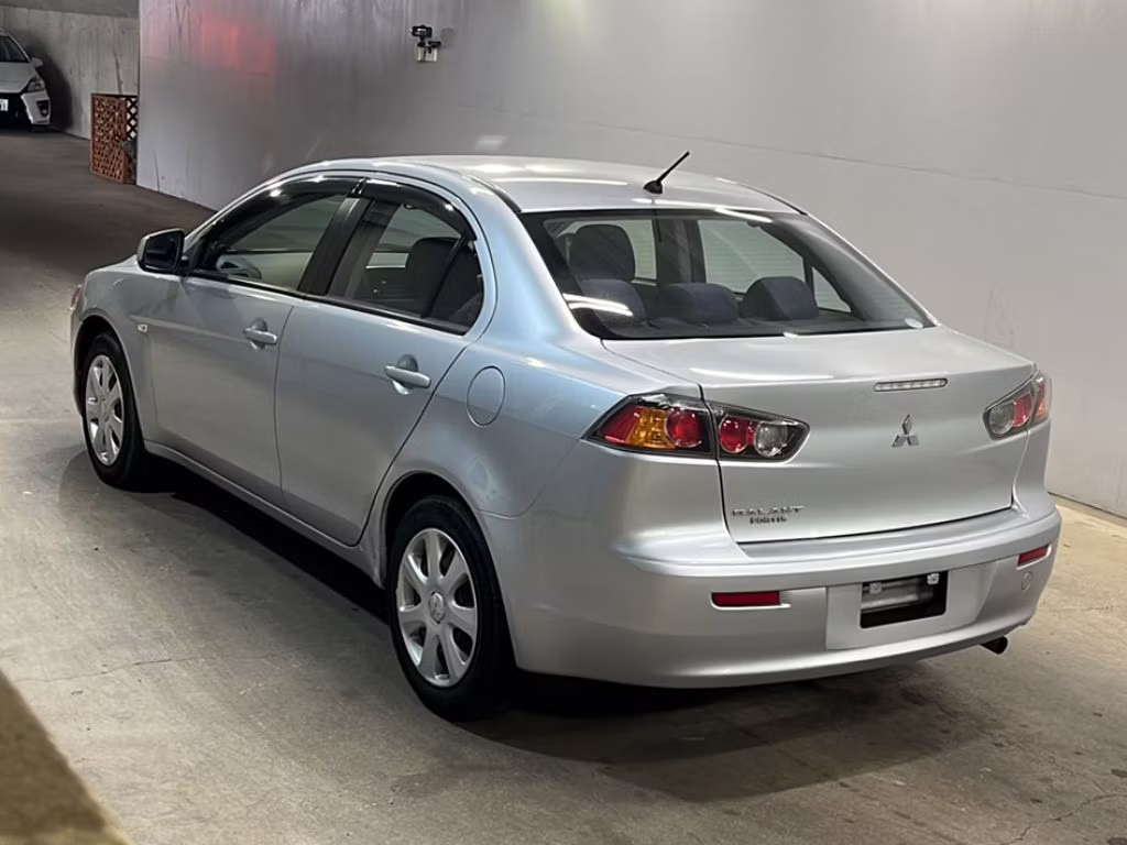 MITSUBISHI GALANT FORTIS