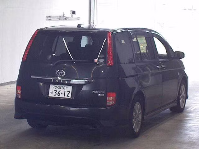 TOYOTA ISIS