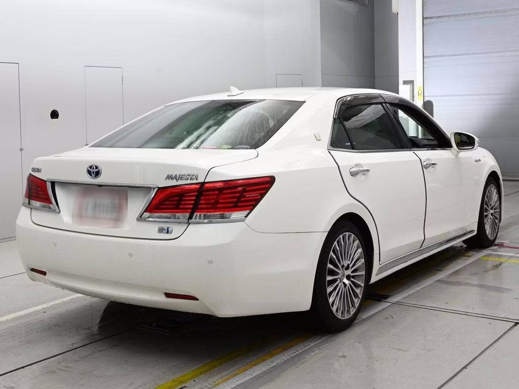 TOYOTA CROWN MAJESTA