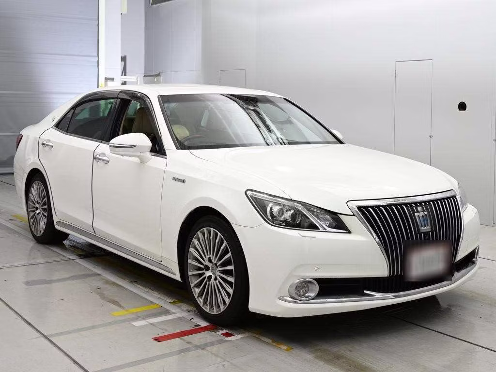 TOYOTA CROWN MAJESTA