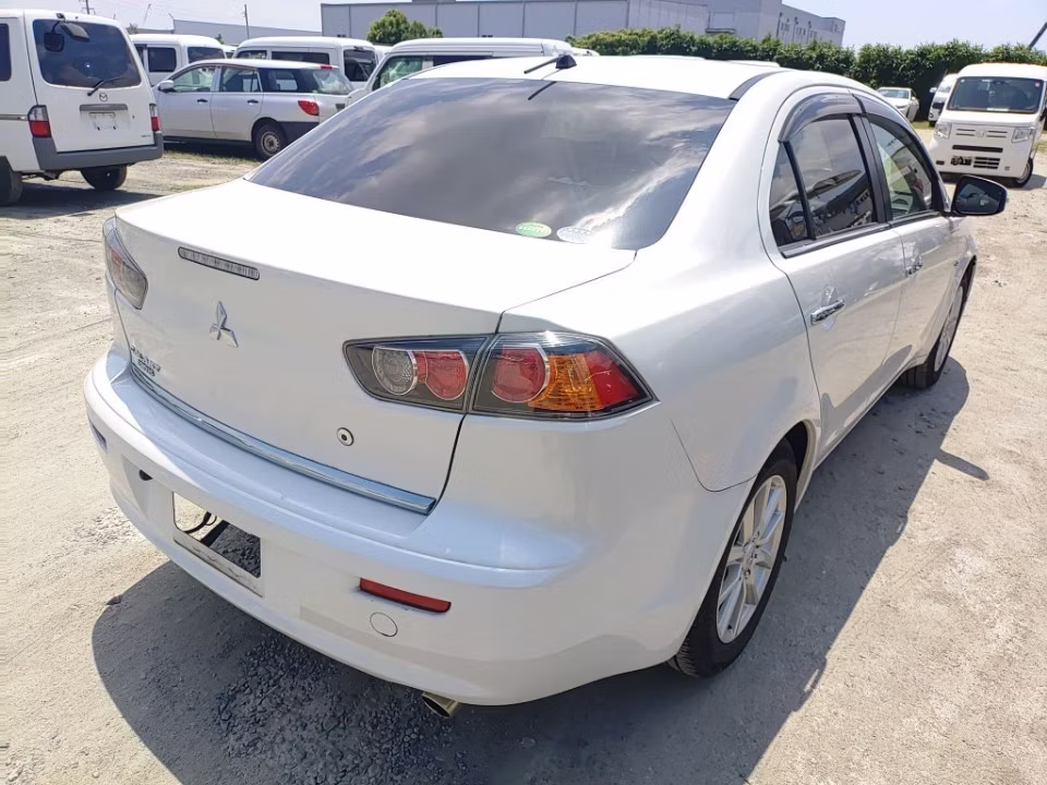 MITSUBISHI GALANT FORTIS