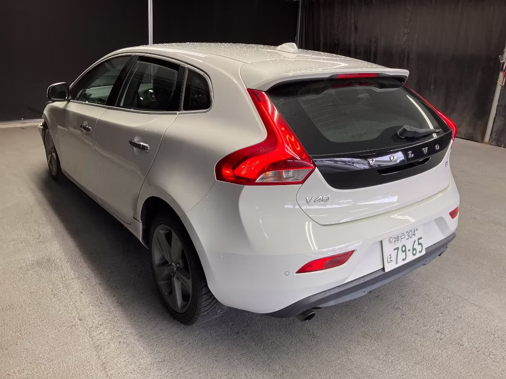 VOLVO V40
