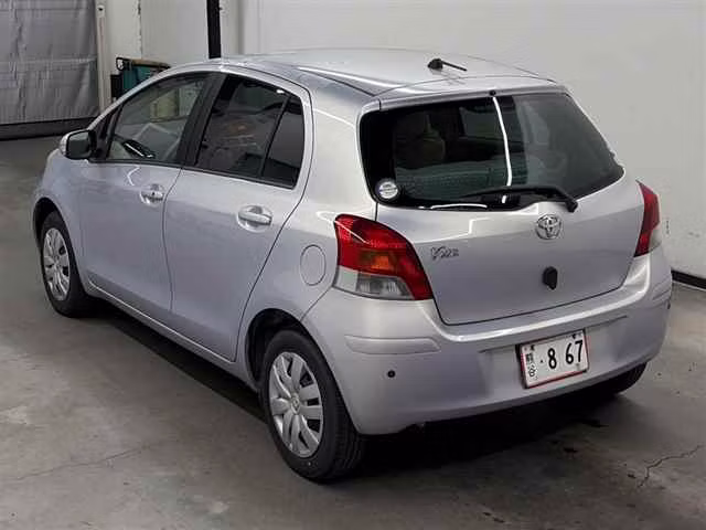 TOYOTA VITZ