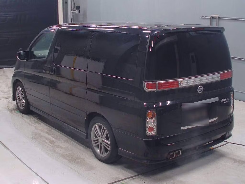 NISSAN ELGRAND