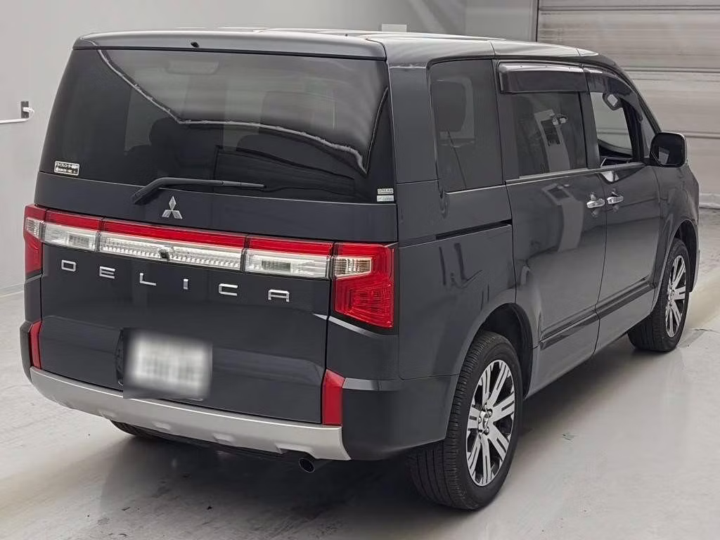 MITSUBISHI DELICA D:5