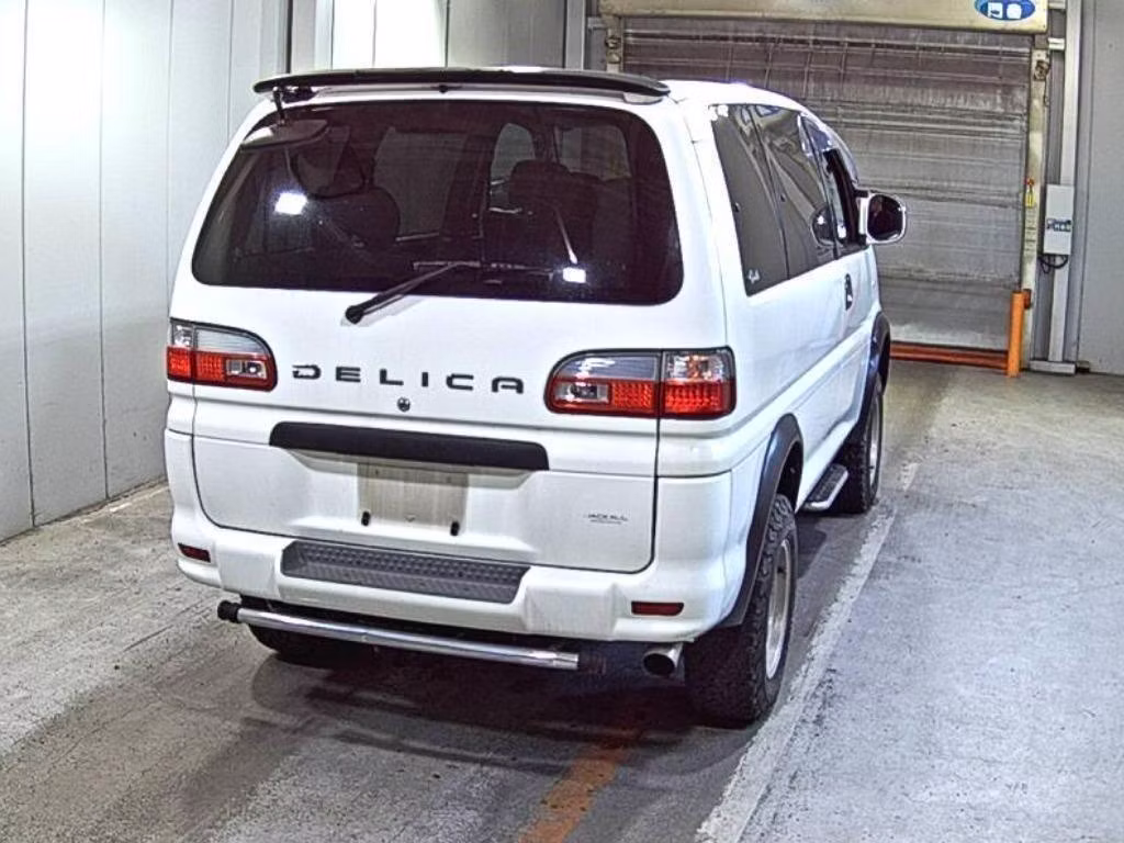 MITSUBISHI DELICA