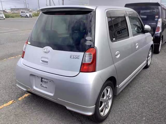 DAIHATSU ESSE