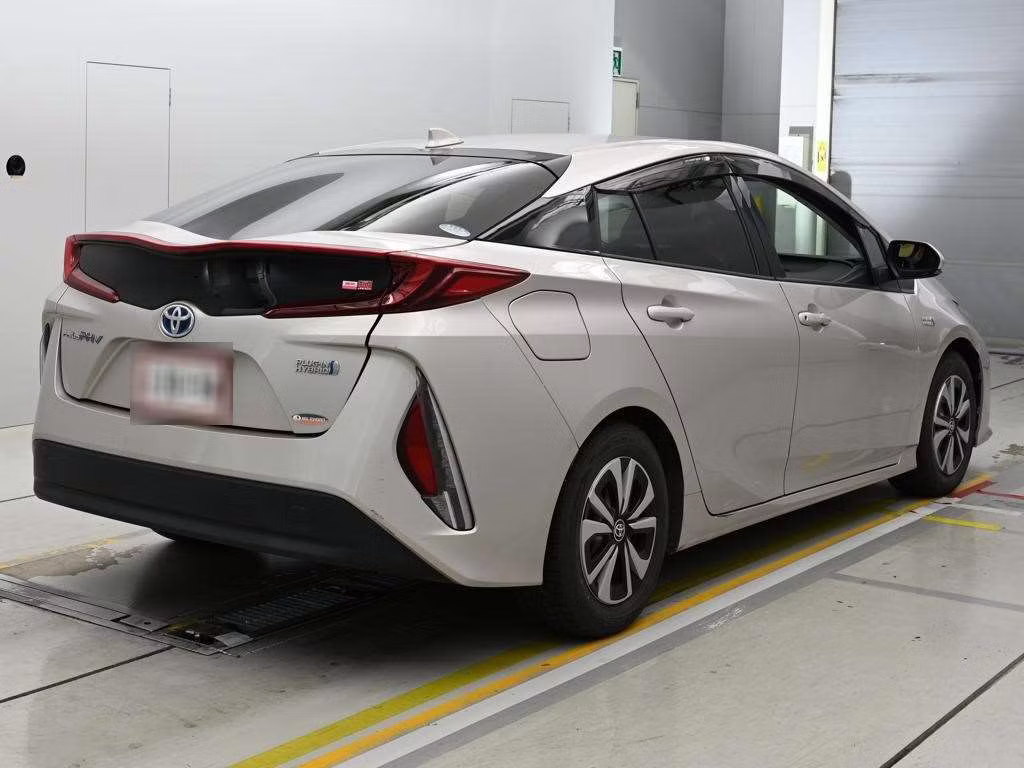 TOYOTA PRIUS PHV