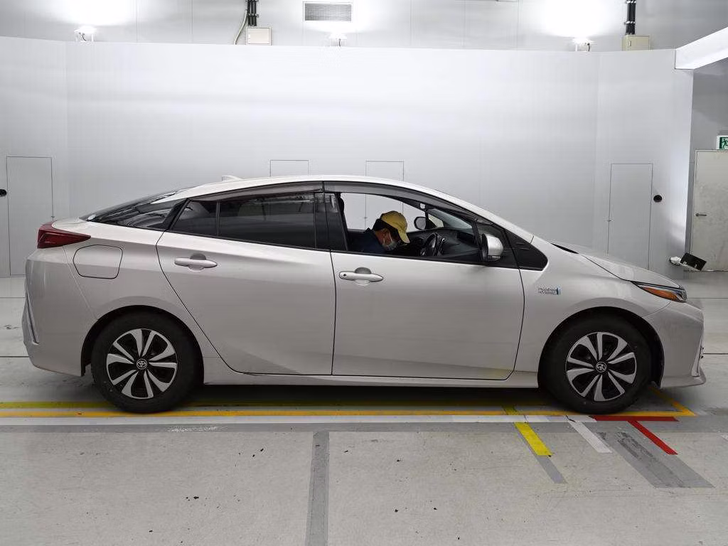 TOYOTA PRIUS PHV