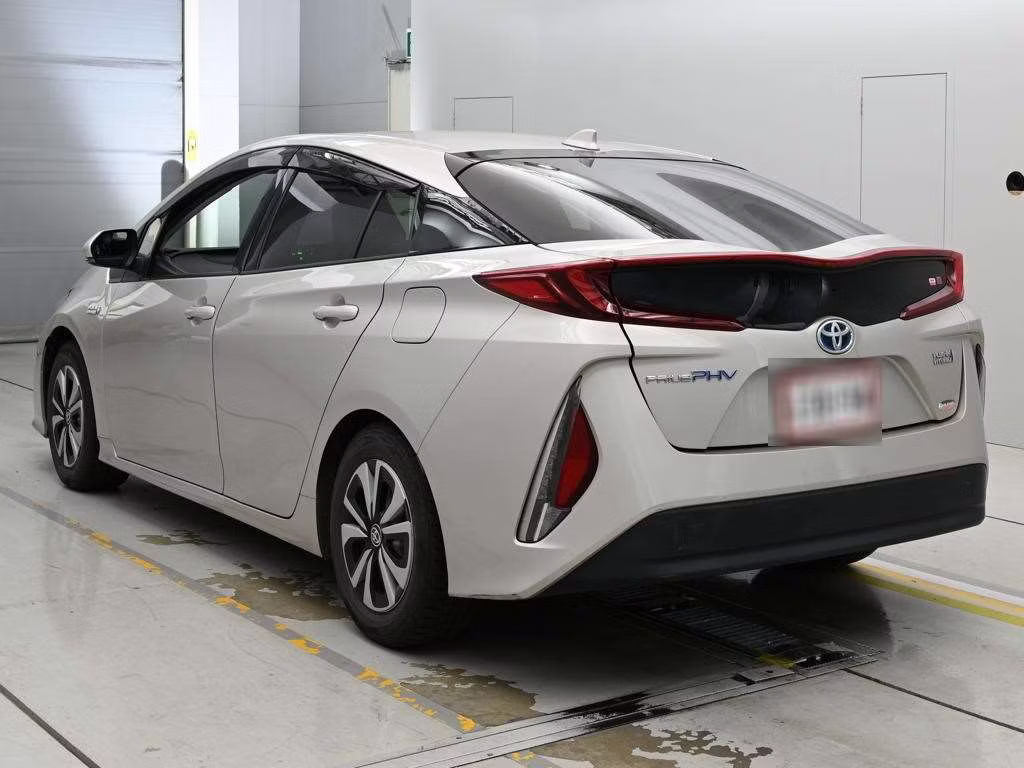 TOYOTA PRIUS PHV