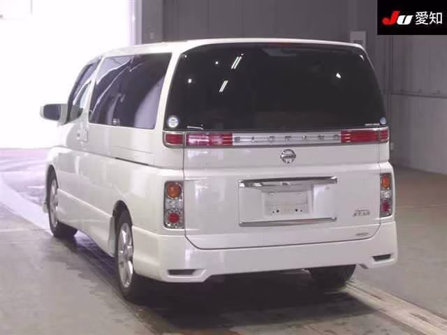 NISSAN ELGRAND