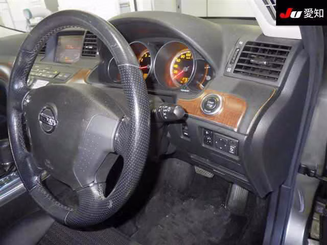 NISSAN FUGA