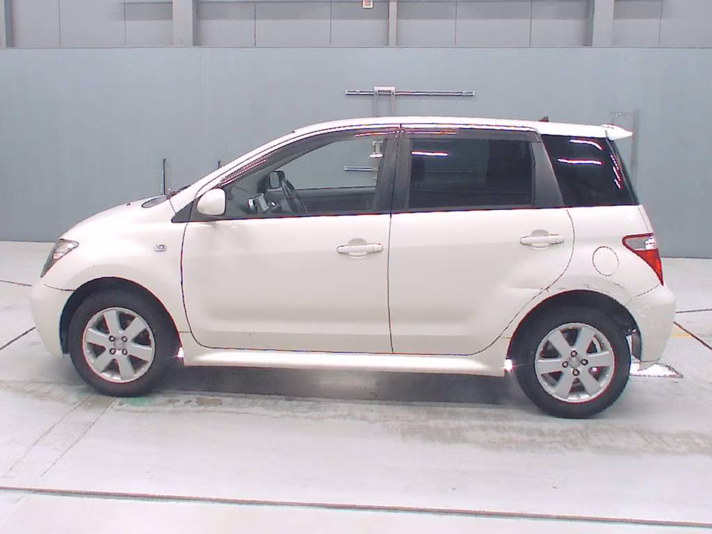 TOYOTA IST