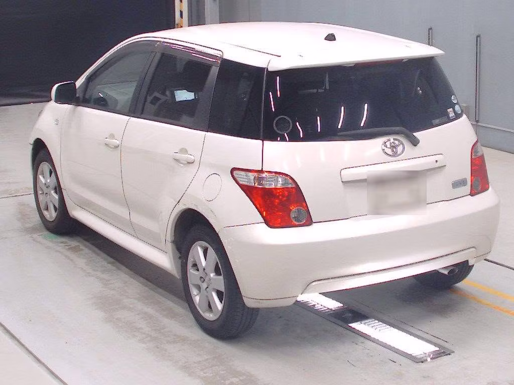 TOYOTA IST