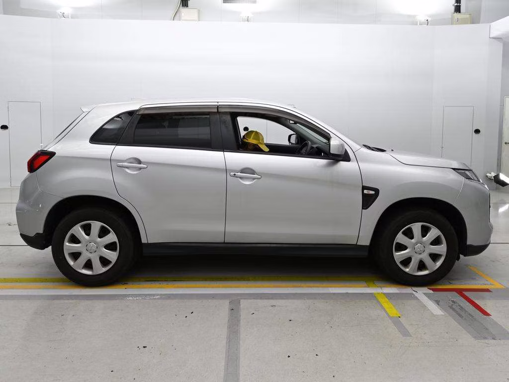 MITSUBISHI RVR