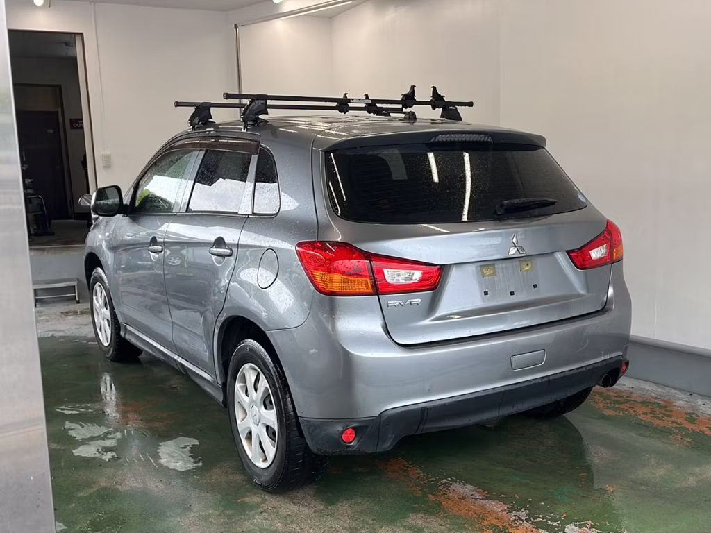 MITSUBISHI RVR