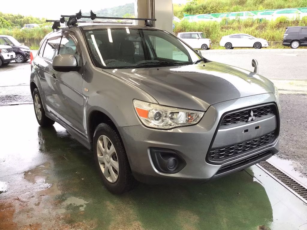 MITSUBISHI RVR
