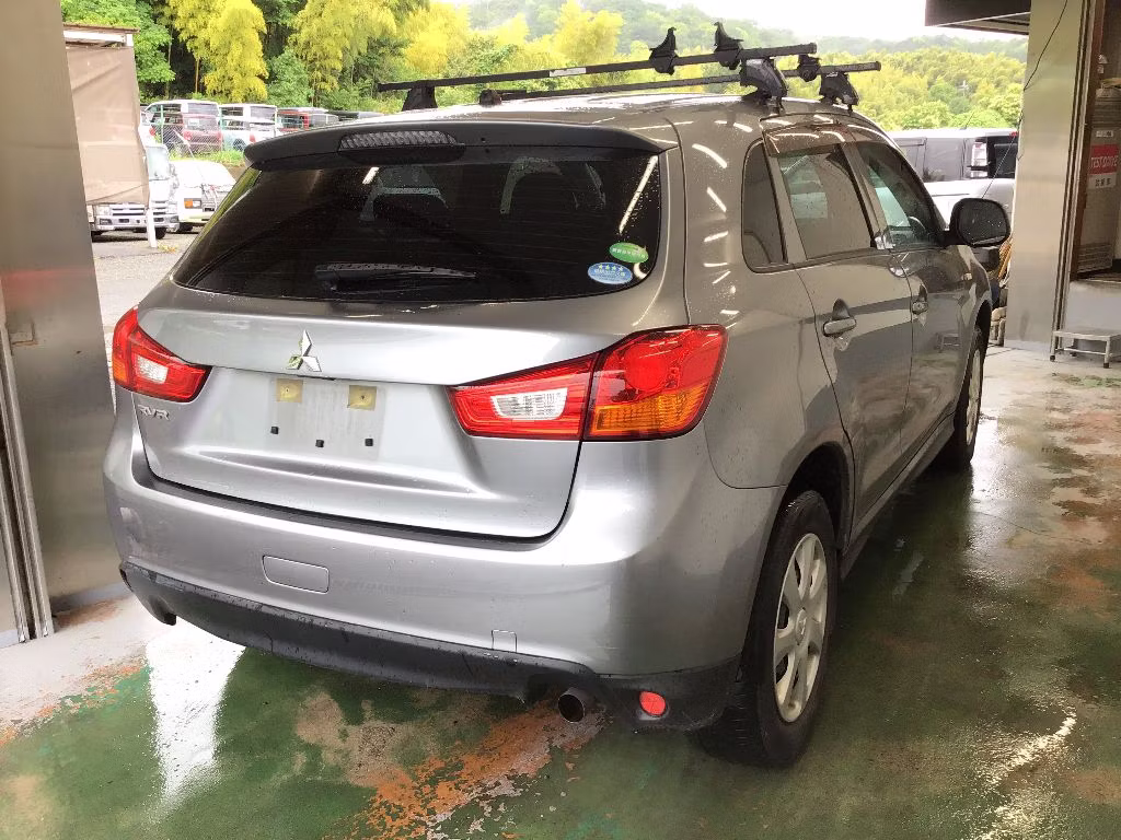 MITSUBISHI RVR