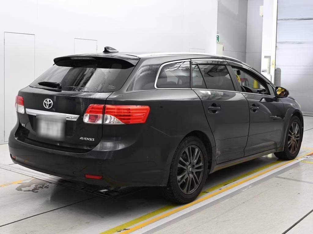 TOYOTA AVENSIS