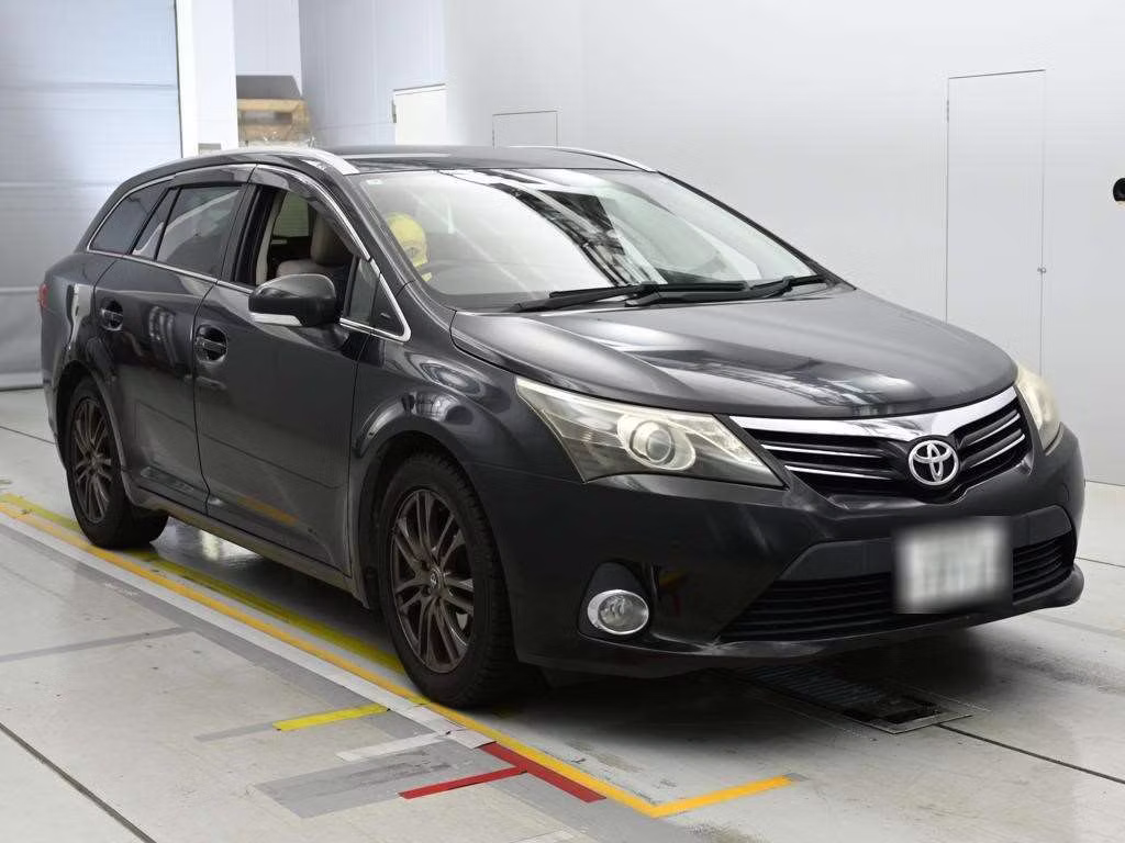 TOYOTA AVENSIS