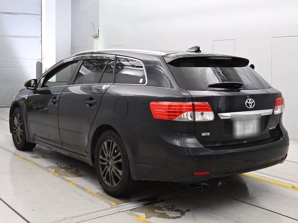 TOYOTA AVENSIS