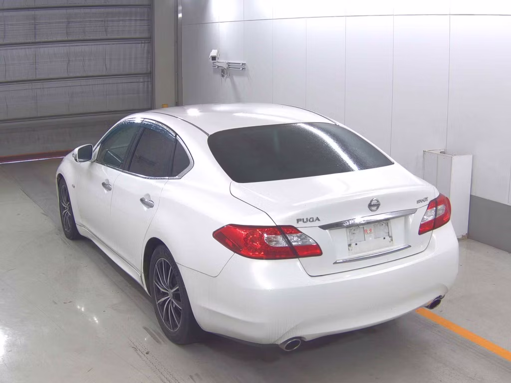 NISSAN FUGA
