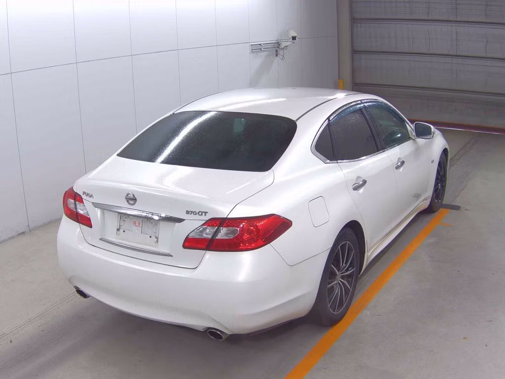 NISSAN FUGA