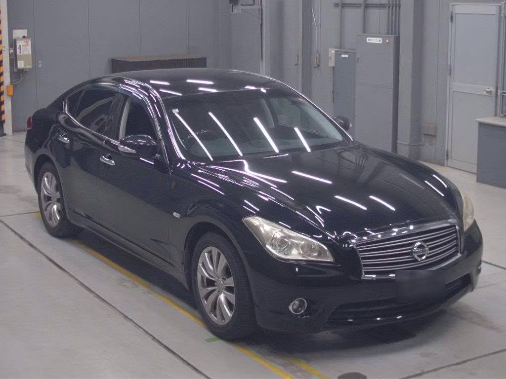 NISSAN FUGA