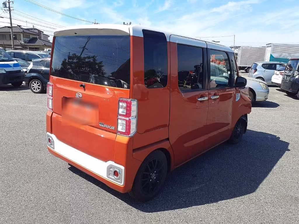 DAIHATSU WAKE