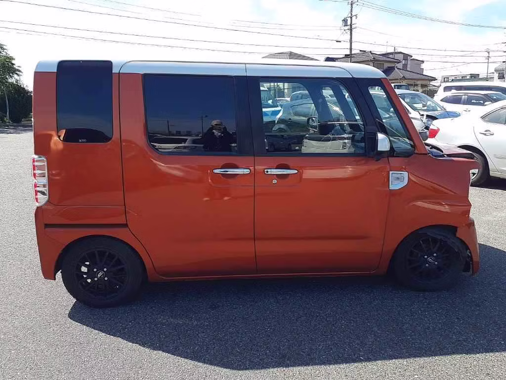 DAIHATSU WAKE