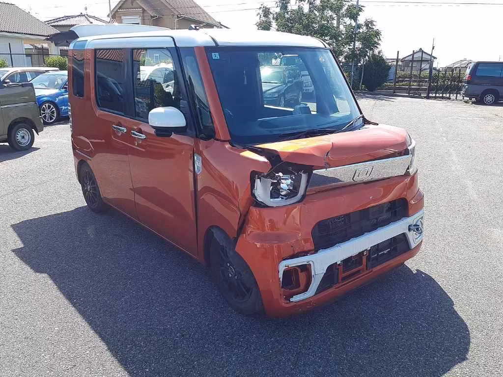 DAIHATSU WAKE