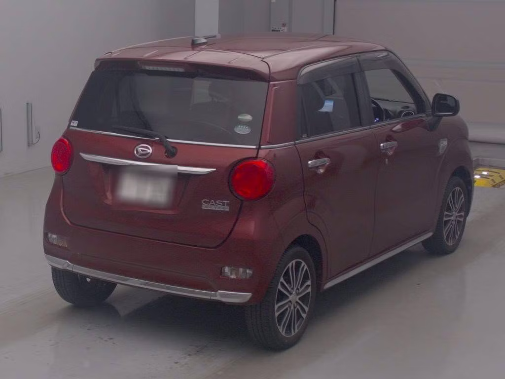 DAIHATSU CAST