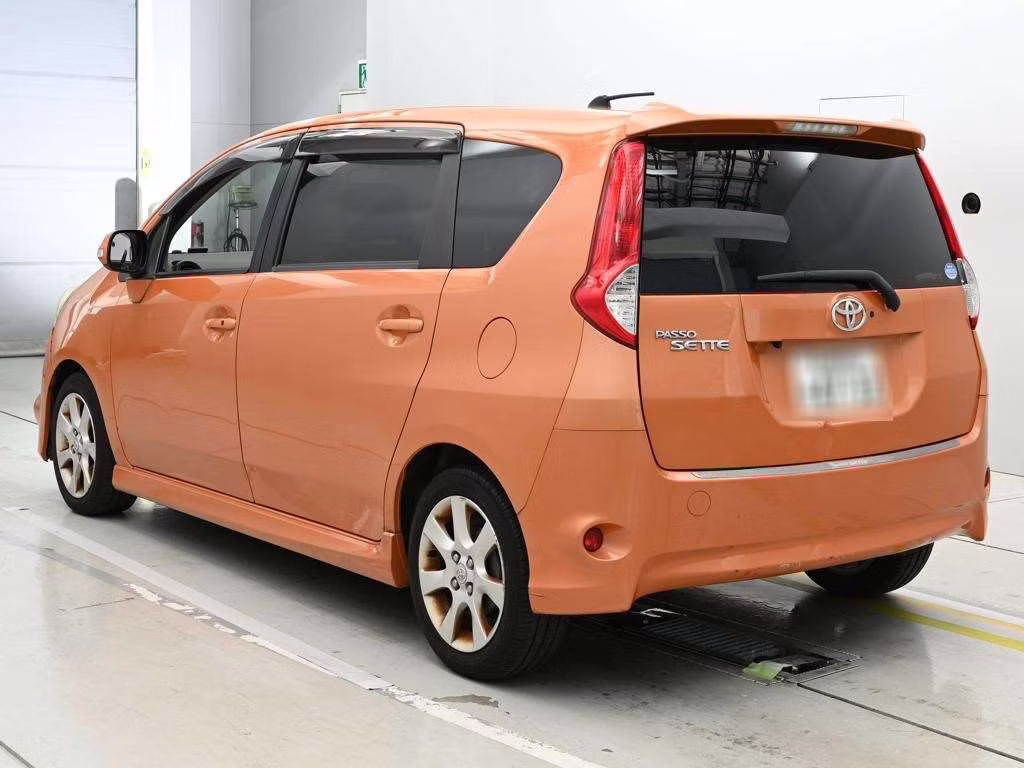 TOYOTA PASSO SETTE