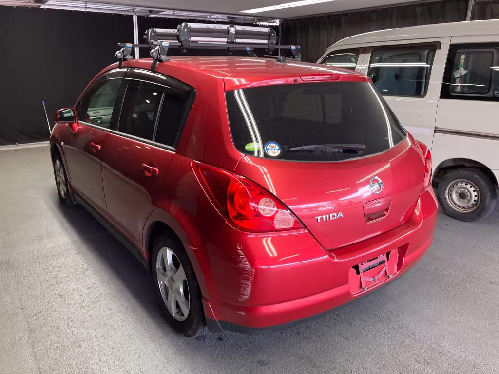 NISSAN TIIDA