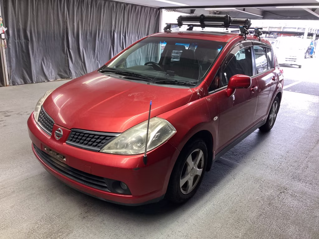 NISSAN TIIDA