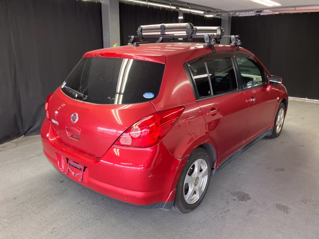 NISSAN TIIDA