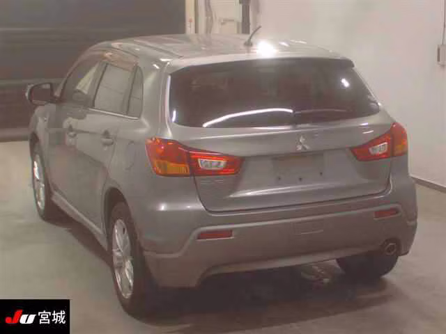 MITSUBISHI RVR