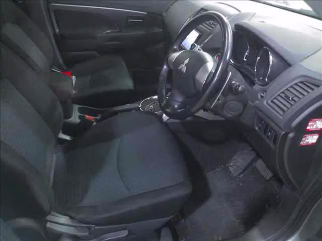 MITSUBISHI RVR