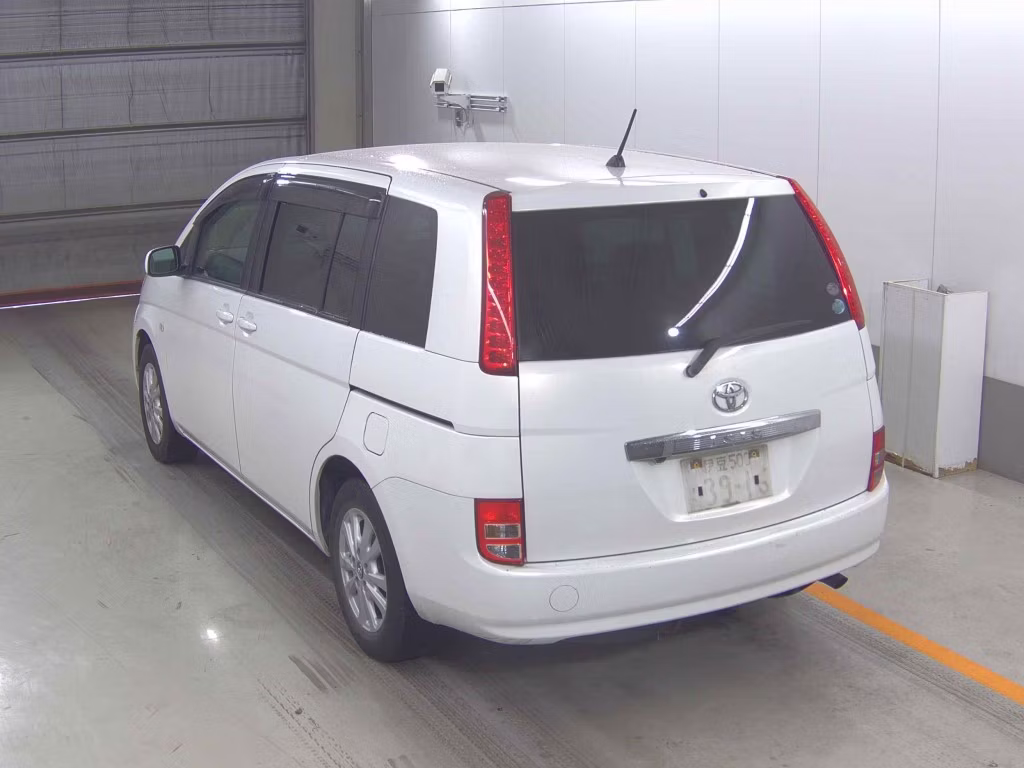 TOYOTA ISIS