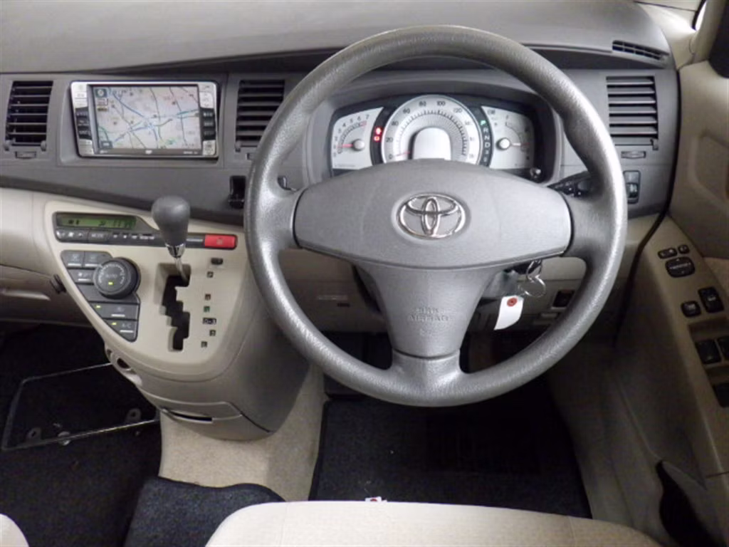 TOYOTA ISIS