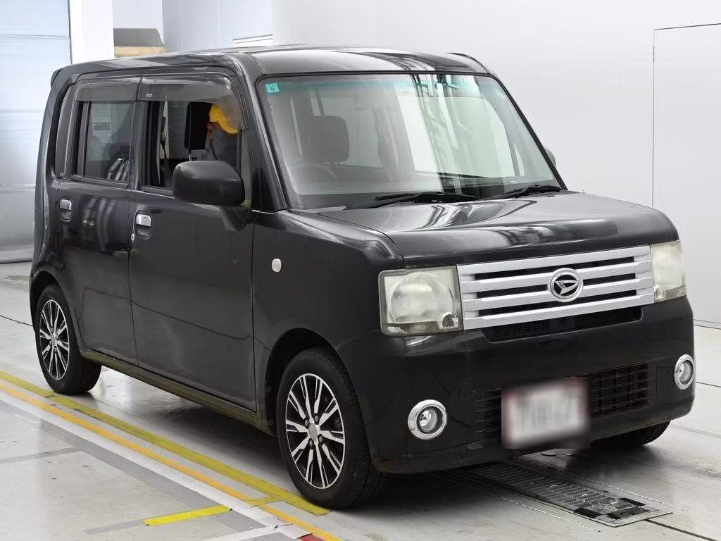 DAIHATSU MOVE CONTE