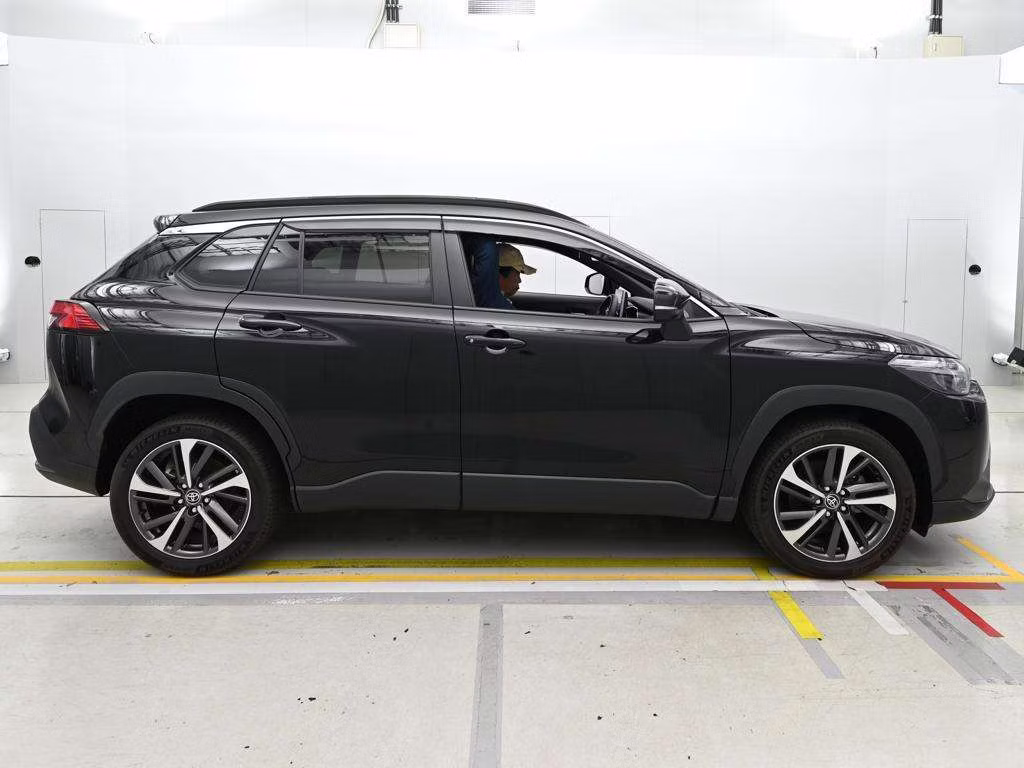 TOYOTA COROLLA CROSS