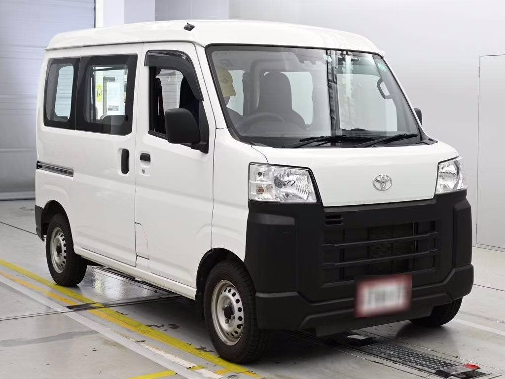 TOYOTA PIXIS VAN