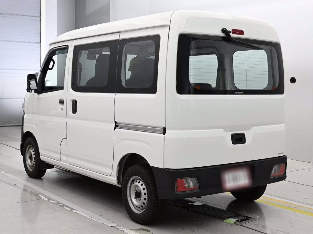 TOYOTA PIXIS VAN
